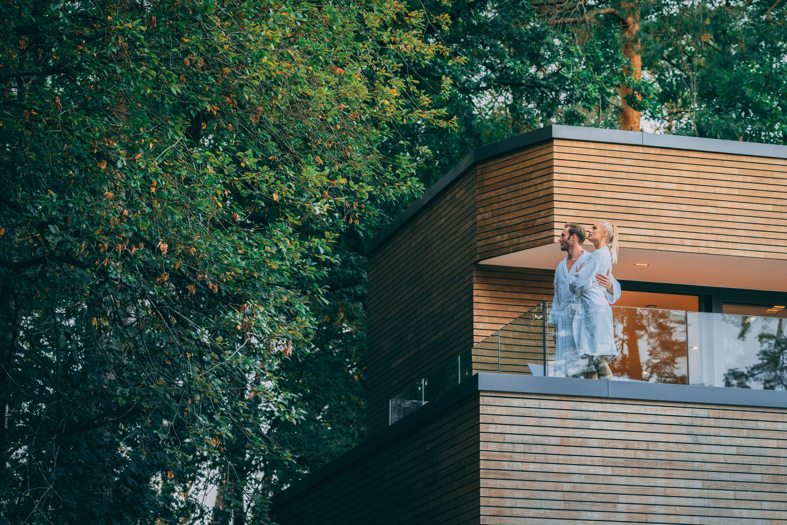 WALDgarten_Waldsuiten_Mit_Menschen-9